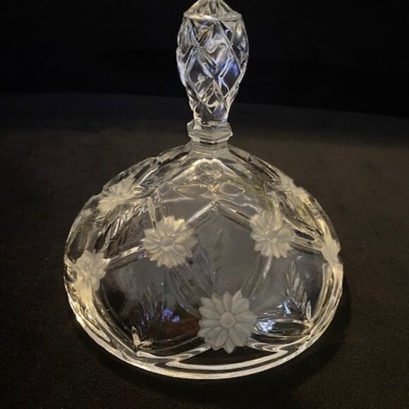 Flower Pattern Footed Candy Dish with Lid - Picture 4 of 4